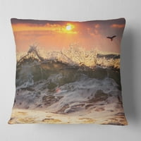 Designart Sunrise i urlajući oceanski valovi - jastuk za bacanje mora - 18x18