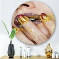 DesignArt 'Bliski plan žene Zlatno zlato glitter ruž za usne' Moderni krug metal zida - disk od 11